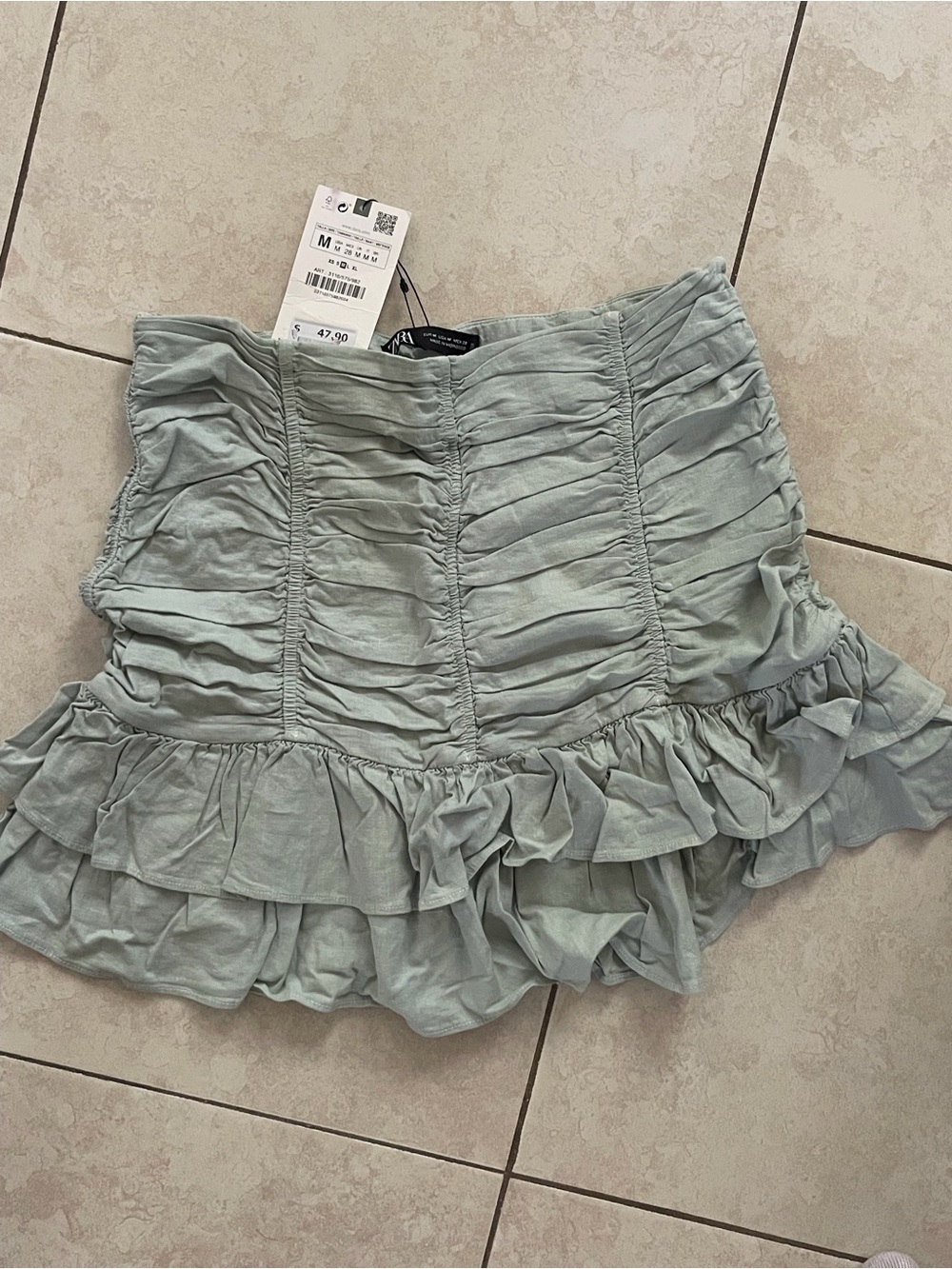 Brand new Zara sage green gathered linen blend ruffled mini skirt